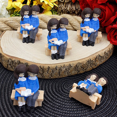 3D Bankta Kitap Okuyan Çift Teraryum Obje 4x6 cm - Toptanalim