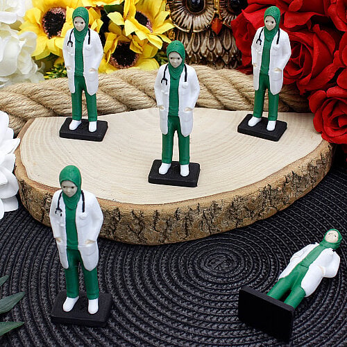 3D Başörtülü Kadın Doktor Teraryum Obje Yeşil 3x8,5 cm - Toptanalim