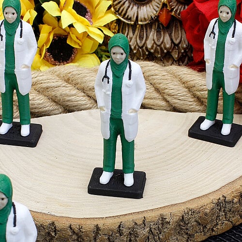 3D Başörtülü Kadın Doktor Teraryum Obje Yeşil 3x8,5 cm - Toptanalim (1)