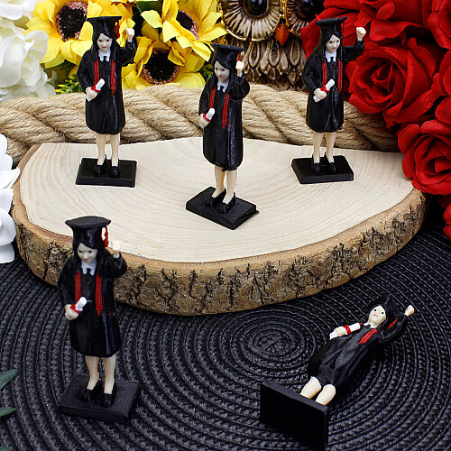3D Diplomalı Kadın Mezun Teraryum Obje 3x8 cm - Toptanalim