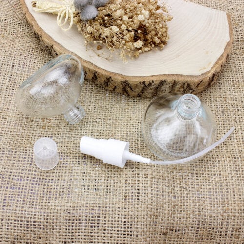 50CC Sprey Başlıklı Hediyelik Cam Kolonya Şişesi Model 7 - Kare Dekor (1)