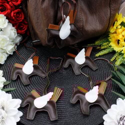 At Figürlü Çanta Charm Aksesuar Kahverengi - 1