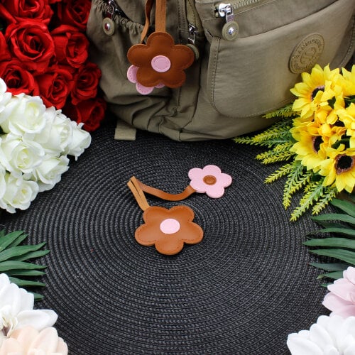 Çiçek Figürlü Çanta Charm Aksesuar Kahverengi-Pembe - Kare Dekor (1)