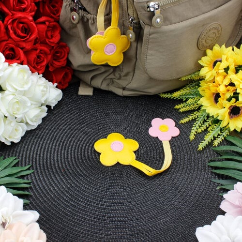 Çiçek Figürlü Çanta Charm Aksesuar Sarı-Pembe - Kare Dekor (1)