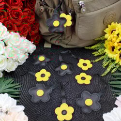 Çiçek Figürlü Çanta Charm Aksesuar Sarı-Siyah - 1