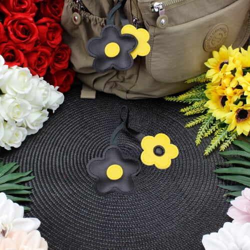 Çiçek Figürlü Çanta Charm Aksesuar Sarı-Siyah - Kare Dekor (1)