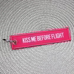 Kiss Me Flight Before Dokuma Anahtarlık - 1