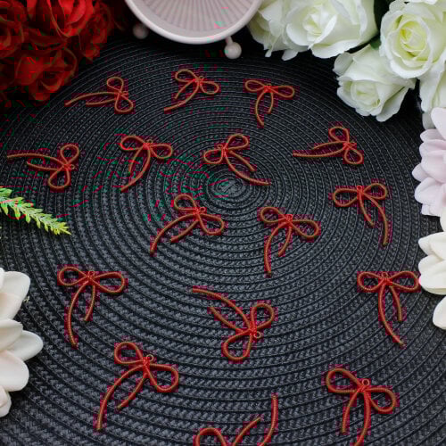 Metal Fiyonk Tasarım Anahtarlık Aksesuarı Kırmızı - Kare Dekor