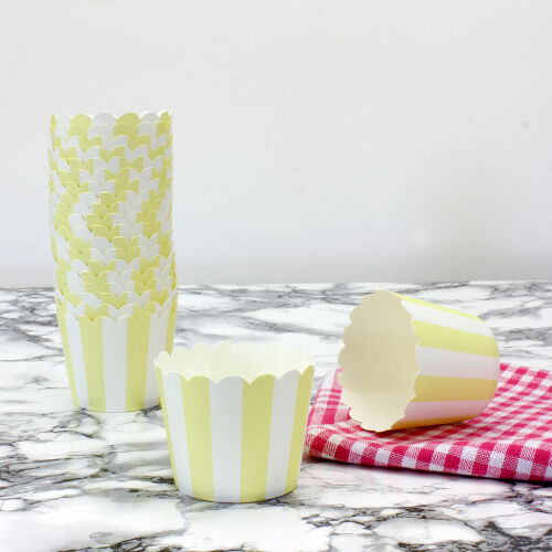 Muffin Kek Kalıbı 25'li Paket Sarı Beyaz Çizgili - Kare Dekor
