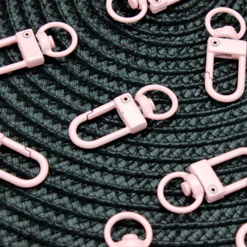 Oval Halkalı Metal Anahtarlık Klipsi Pembe - Kare Dekor (1)