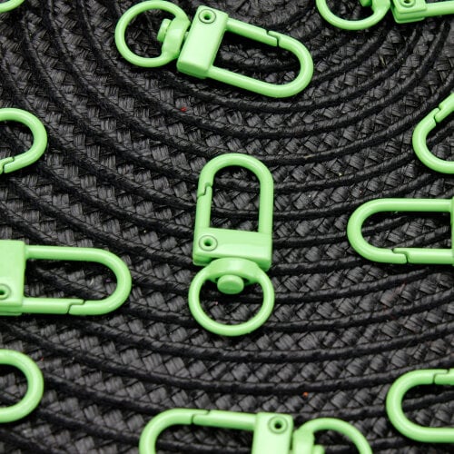 Oval Halkalı Metal Anahtarlık Klipsi Yeşil - Kare Dekor (1)