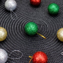 Yılbaşı Ağaç Süsü Renkli Toplar 12'li Paket - 2