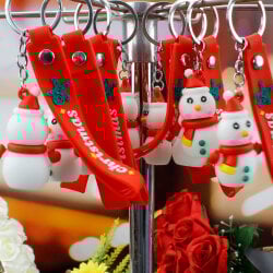 Yılbaşı Tasarım Silikon Bileklikli Anahtarlık Model 5 12'Li Paket - 1